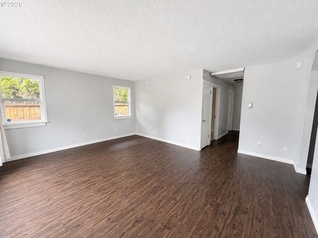 14645 Se MILL St, Portland, OR 97233