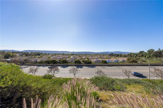 39749 Almansa Court, Murrieta, CA 92562