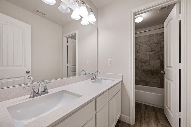5315 Latigo Court, Alvin, TX 77511