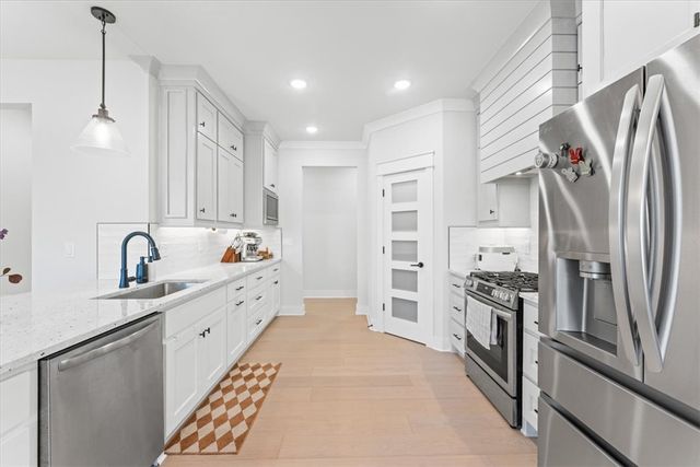 731 Dillon Street, Bentonville, AR 72713