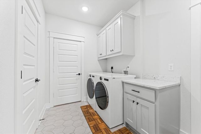 731 Dillon Street, Bentonville, AR 72713