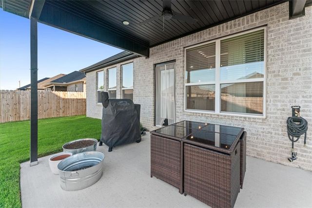 731 Dillon Street, Bentonville, AR 72713
