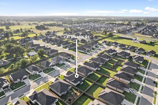 731 Dillon Street, Bentonville, AR 72713