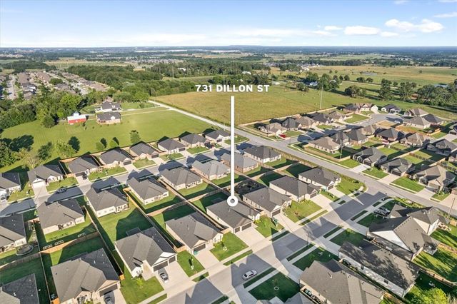 731 Dillon Street, Bentonville, AR 72713