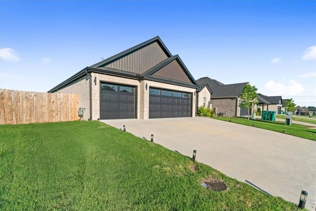 731 Dillon Street, Bentonville, AR 72713