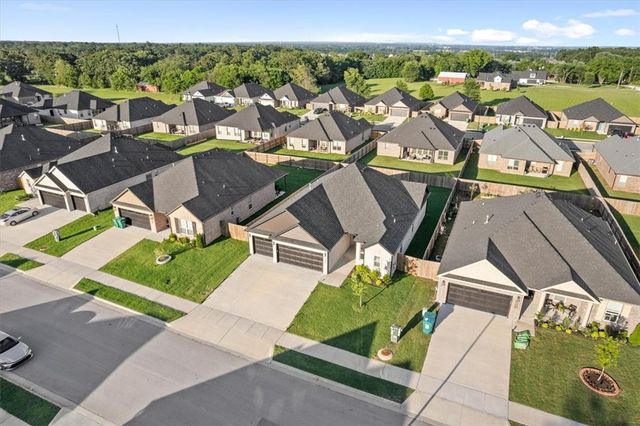 731 Dillon Street, Bentonville, AR 72713