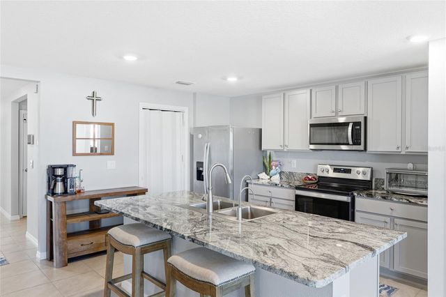 5217 SONG SPARROW TERRACE, Palmetto, FL 34221