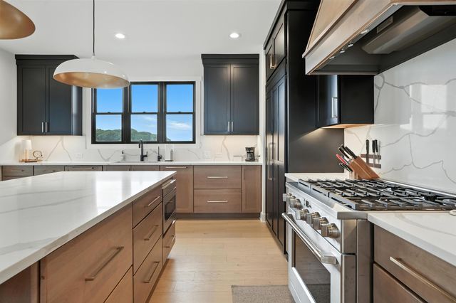 13410 Camas Drive, St. John, IN 46373