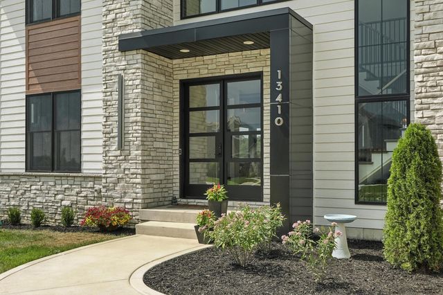 13410 Camas Drive, St. John, IN 46373