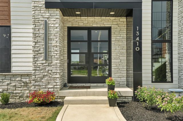 13410 Camas Drive, St. John, IN 46373