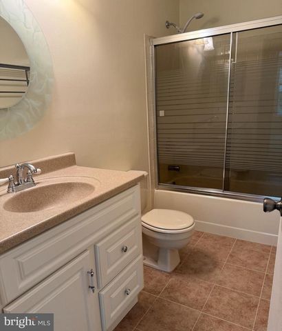 96 WILLOW CT, Hamilton, NJ 08619