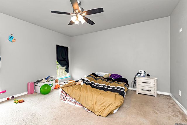 23592 Country Manor Ave, Denham Springs, LA 70726