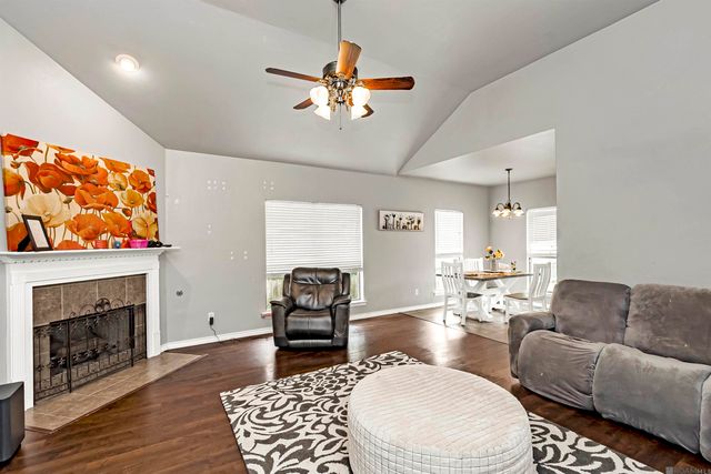23592 Country Manor Ave, Denham Springs, LA 70726