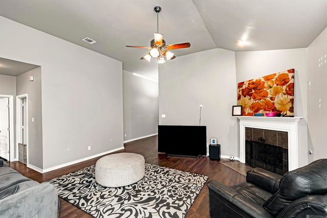 23592 Country Manor Ave, Denham Springs, LA 70726