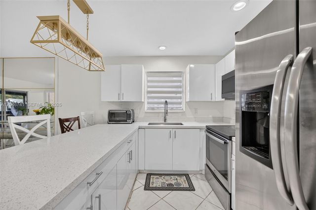 738 SW 7th Ter, Florida City, FL 33034