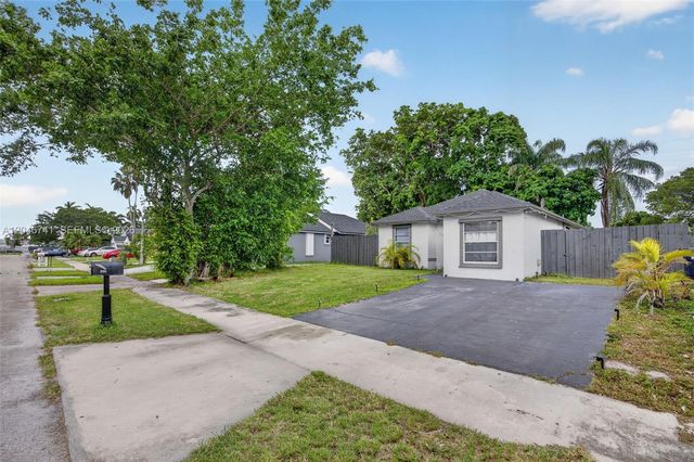 738 SW 7th Ter, Florida City, FL 33034