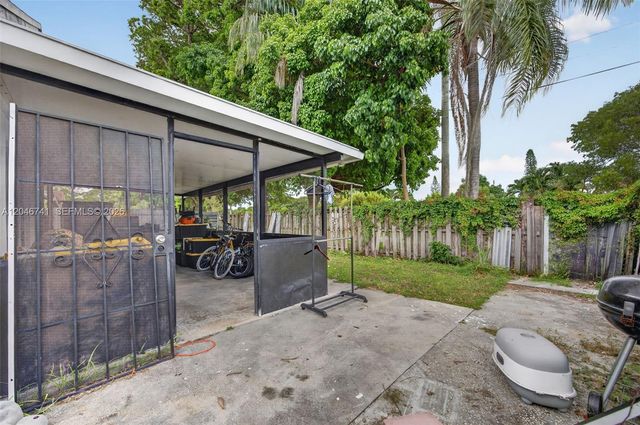 738 SW 7th Ter, Florida City, FL 33034
