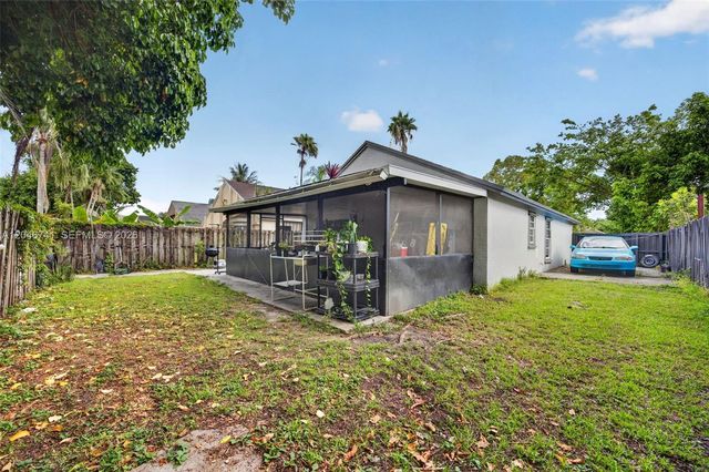 738 SW 7th Ter, Florida City, FL 33034