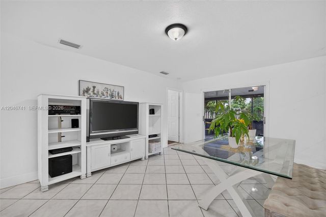 738 SW 7th Ter, Florida City, FL 33034