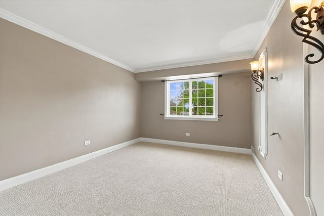 1627 N Windsor Drive 305, Arlington Heights, IL 60004
