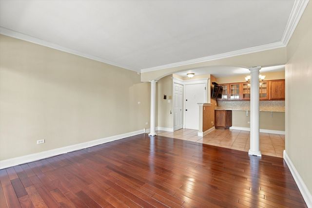 1627 N Windsor Drive 305, Arlington Heights, IL 60004