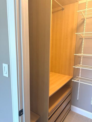 1627 N Windsor Drive 305, Arlington Heights, IL 60004