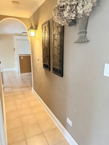 1627 N Windsor Drive 305, Arlington Heights, IL 60004