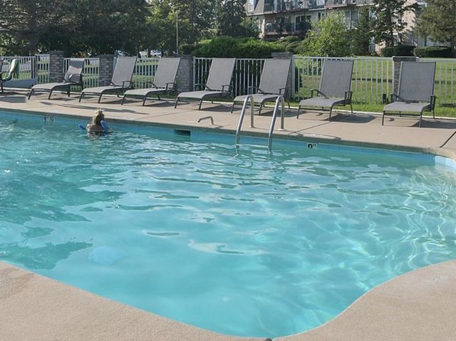 1627 N Windsor Drive 305, Arlington Heights, IL 60004