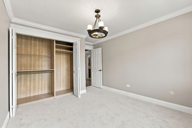1627 N Windsor Drive 305, Arlington Heights, IL 60004