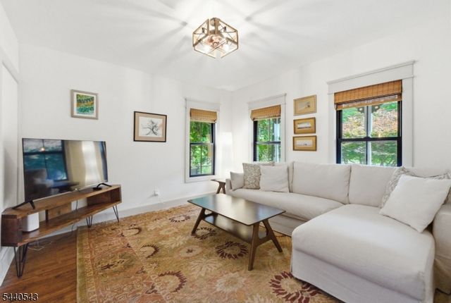 273 N Main St, Lambertville City, NJ 08530