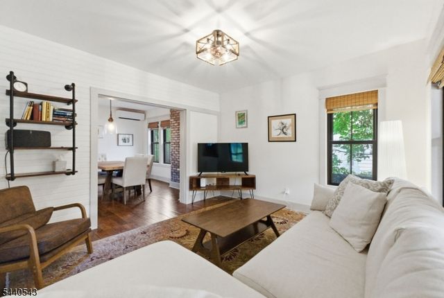 273 N Main St, Lambertville City, NJ 08530