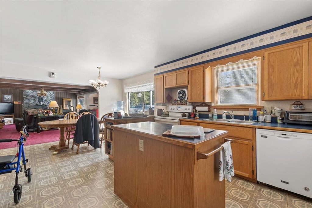 2260 E Lakeshore Drive, Whitefish, MT 59937 photo 8
