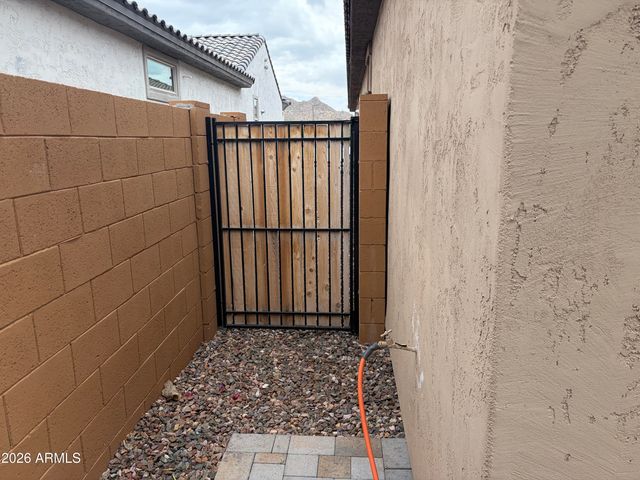 27022 W KERRY Lane, Buckeye, AZ 85396