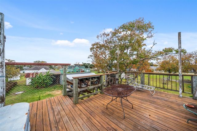 695 Wightman Street, Matagorda, TX 77457