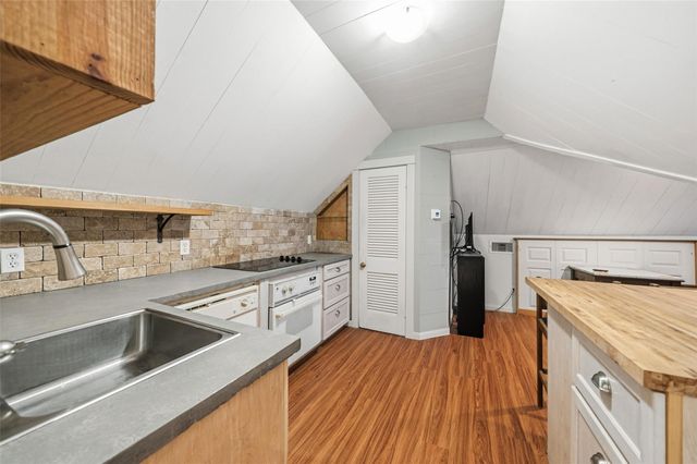 695 Wightman Street, Matagorda, TX 77457