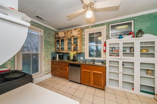 695 Wightman Street, Matagorda, TX 77457