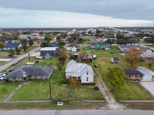 695 Wightman Street, Matagorda, TX 77457