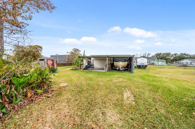 695 Wightman Street, Matagorda, TX 77457