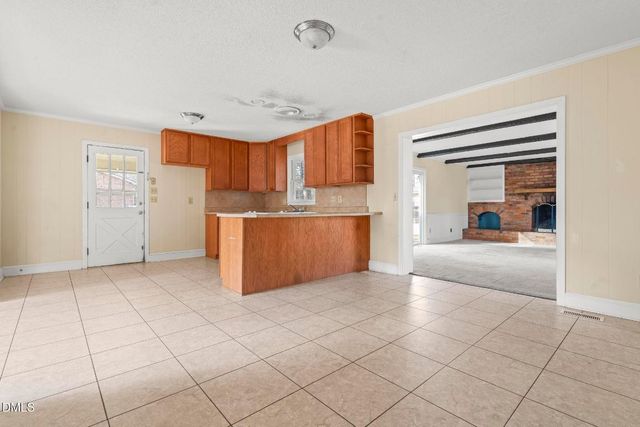 2400 Carbonton Road, Sanford, NC 27330