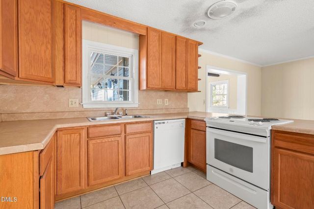 2400 Carbonton Road, Sanford, NC 27330