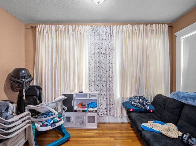 86 Parkland Ave, Lynn, MA 01904