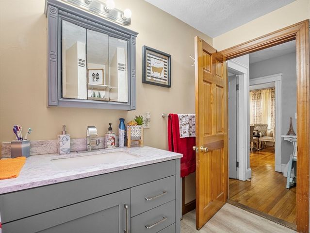 86 Parkland Ave, Lynn, MA 01904