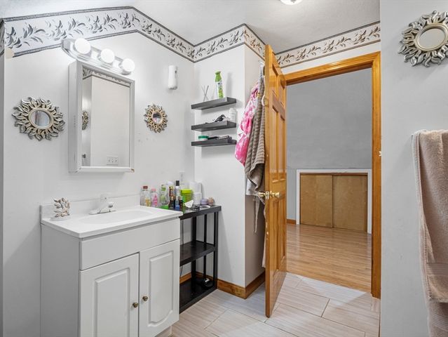 86 Parkland Ave, Lynn, MA 01904