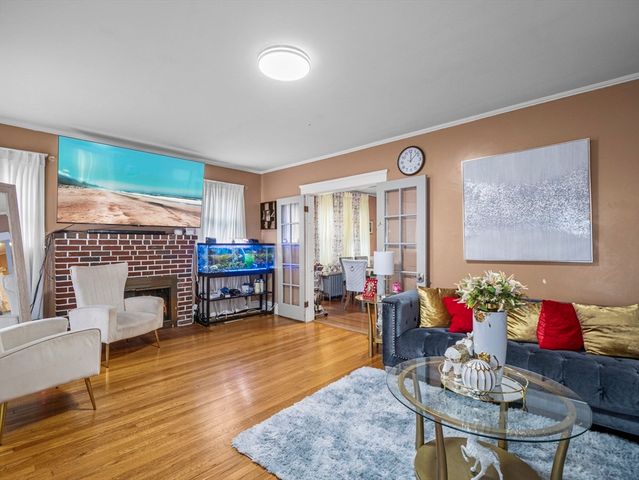 86 Parkland Ave, Lynn, MA 01904