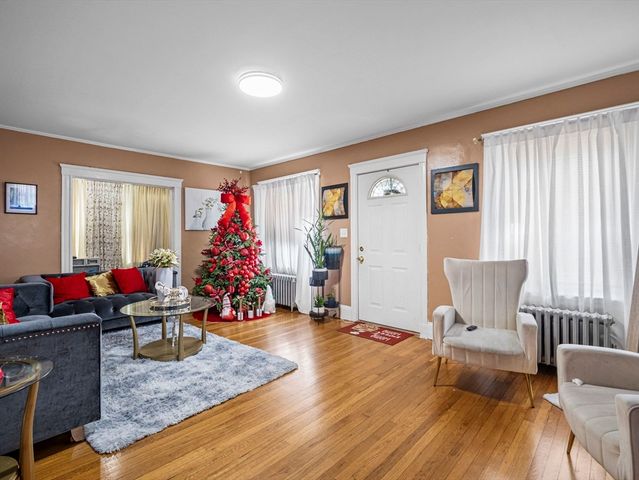 86 Parkland Ave, Lynn, MA 01904