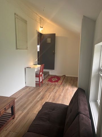 17-19 Barrett St, Northampton, MA 01060