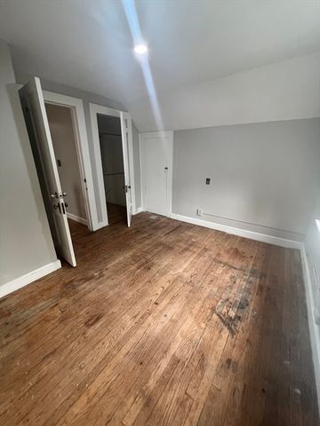 17-19 Barrett St, Northampton, MA 01060