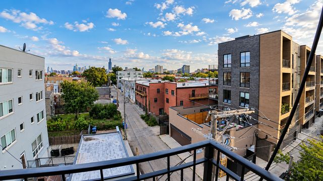 125 S Western Avenue 4, Chicago, IL 60612
