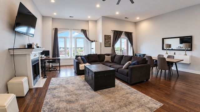 125 S Western Avenue 4, Chicago, IL 60612