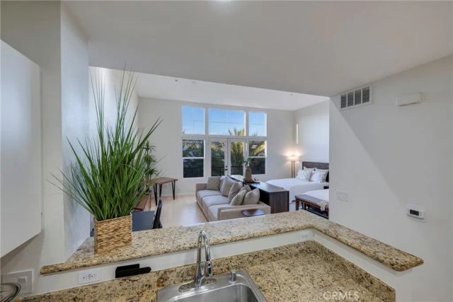 1801 E Katella 4010, Anaheim, CA 92805